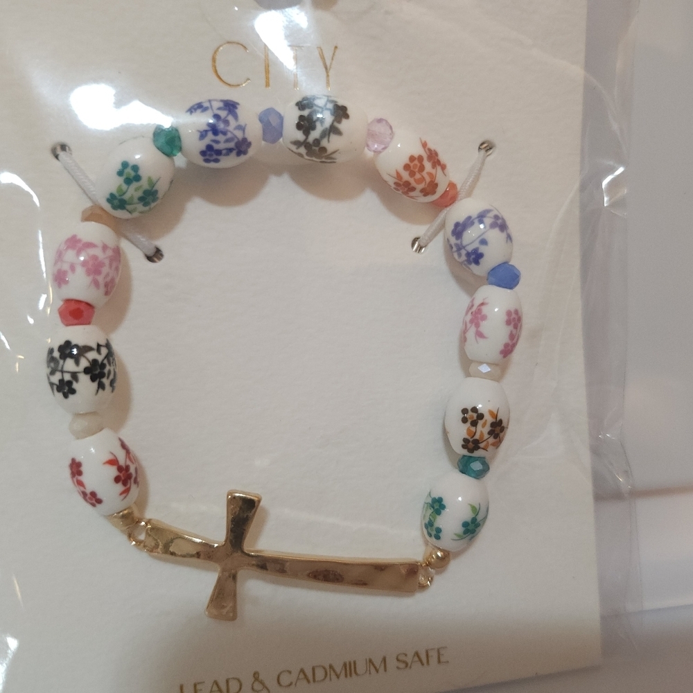Religious Art Glass Beaded Bracelet Multicolor Stretchy Gold-tone Cross 6.5”